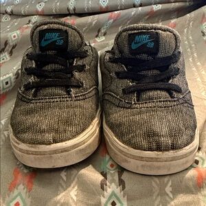 Nike SB Kids Gray and Black Sneakers